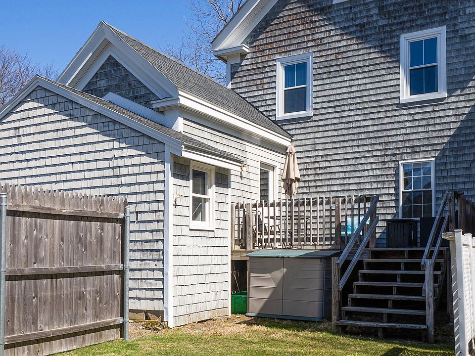 1st image of 208 Broad St APT 2