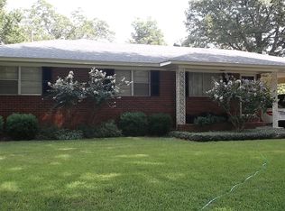 1615 Strait Pl, Stuttgart, AR 72160