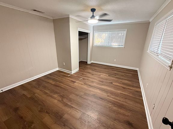 3rd image of 3475 Vernon Ave