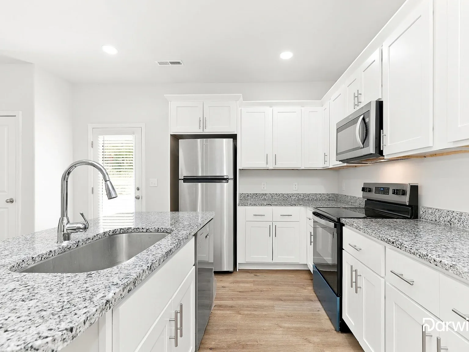 4 bed, 3.0 bath, 1634 sqft, $1,960 — Photo 4