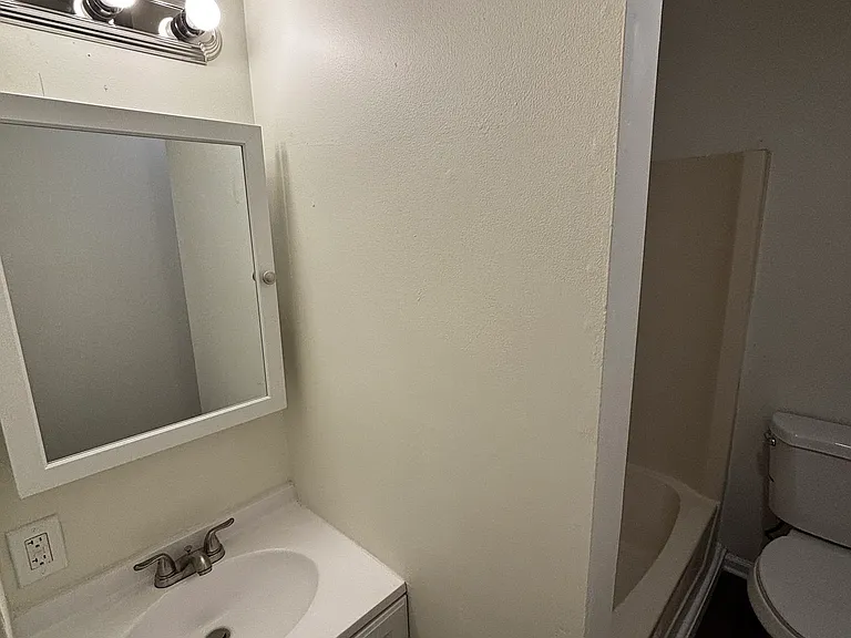 517 Aiken Ave #527 — Photo 10