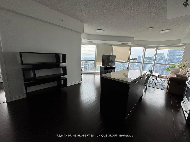 386 Yonge St #5316 — Photo 7