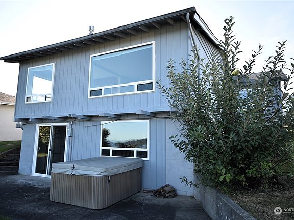 2nd image of 2483 2 ND Avenue E