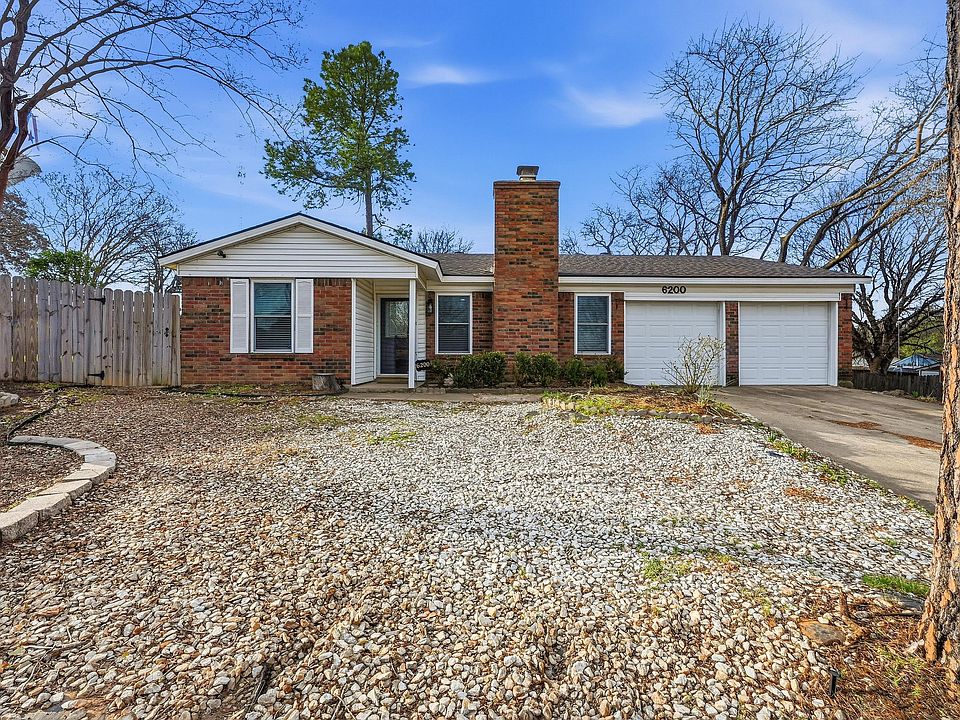 Brick, two car garage home in the heart of South Arlington