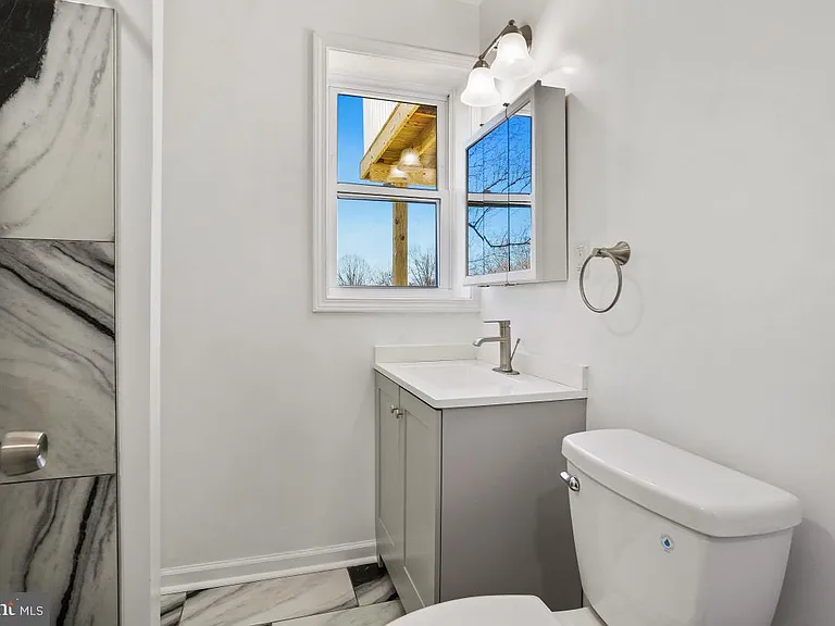 12316 Fountain Dr — Photo 33