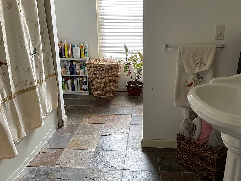 446 Krams Ave — Photo 20