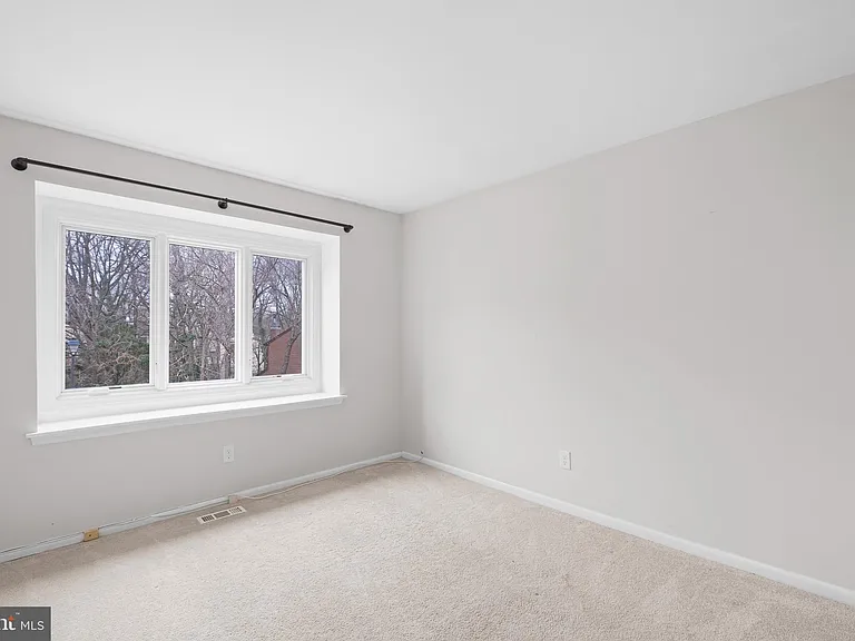 5552 Doral Dr — Photo 17