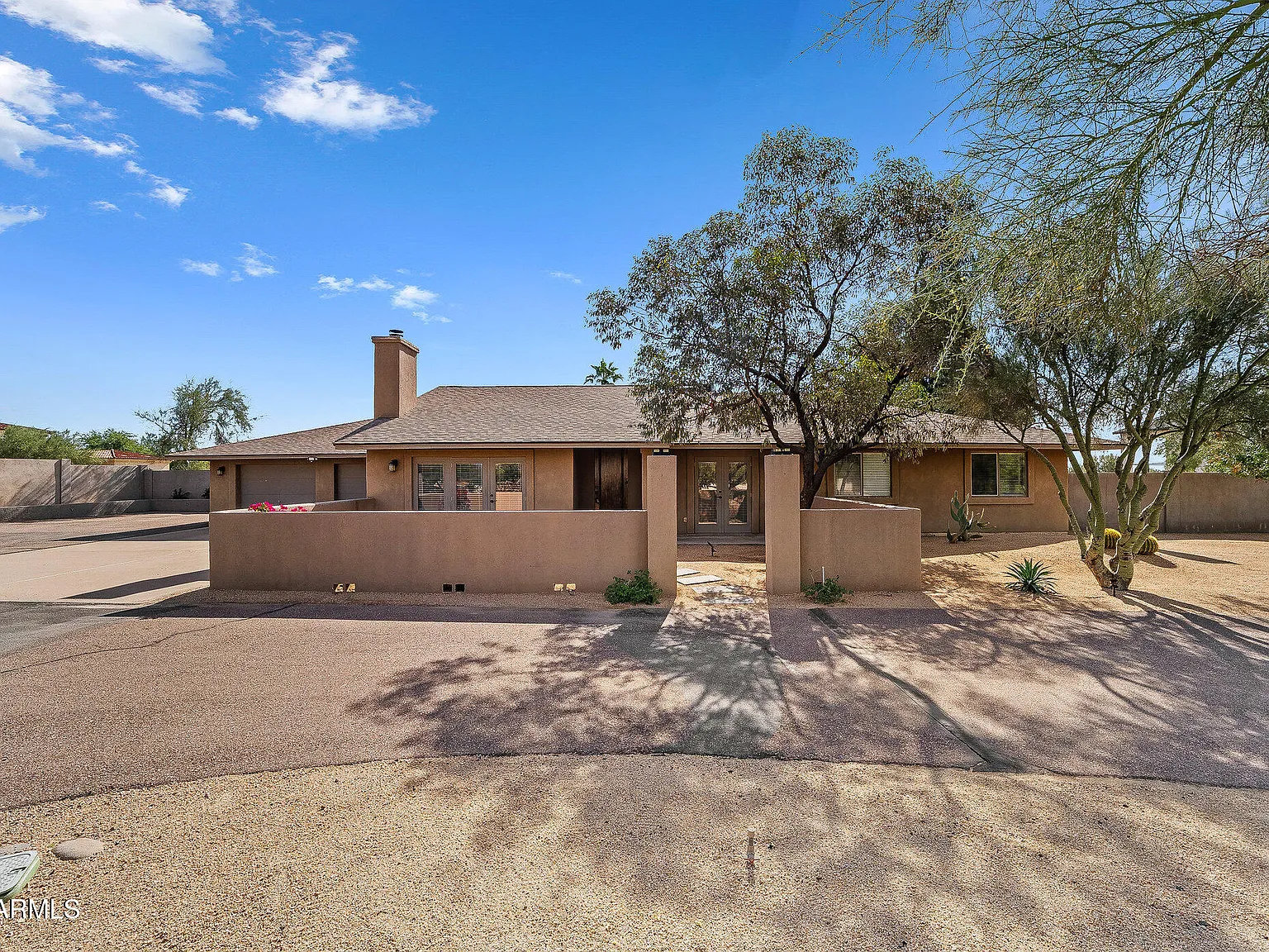 4 bed, 2.5 bath, 2100 sqft, $4,200 — Photo 2
