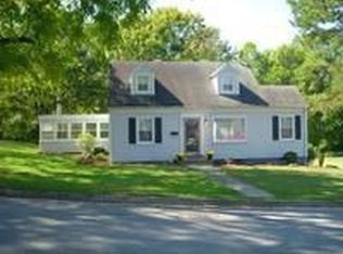 1318 Washington Ave, South Boston, VA 24592
