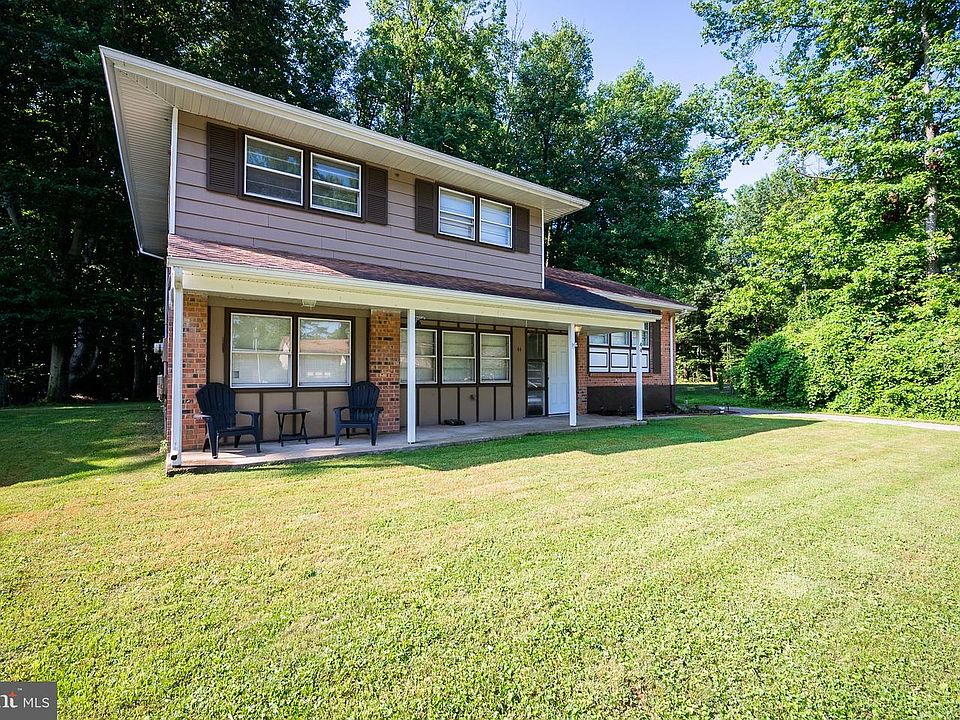 1st image of 44 Cornwall Dr