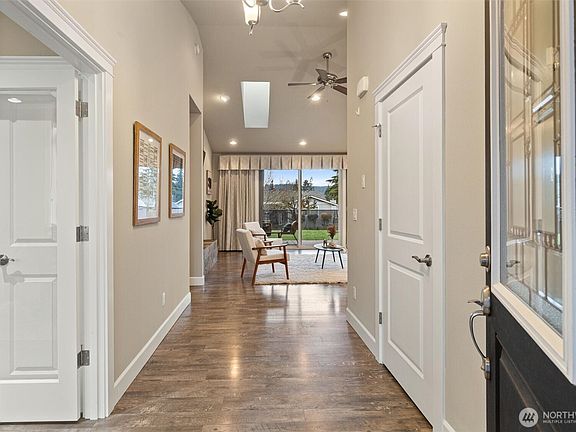 3rd image of 271 N Scotland Drive