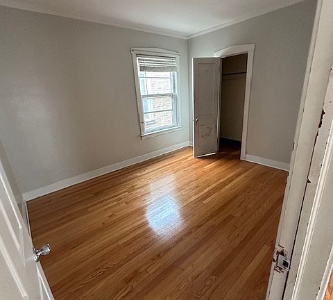4th image of 6429 S Richmond St #2