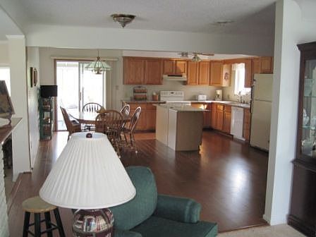 4th image of 20525 Erben St