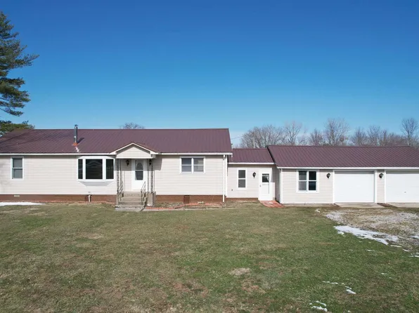 5449 Robb Rd, Kinmundy, IL 62854