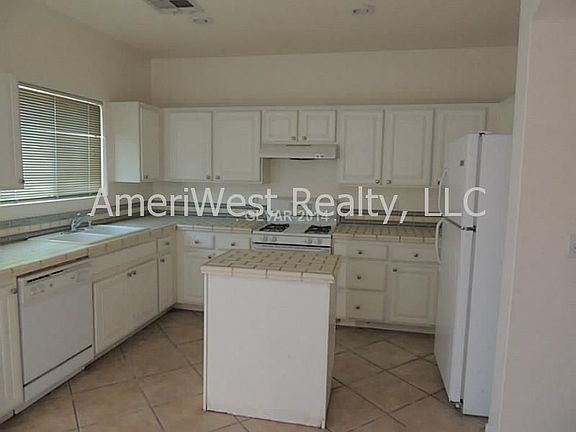 2nd image of 6540 Marco Vista Ave