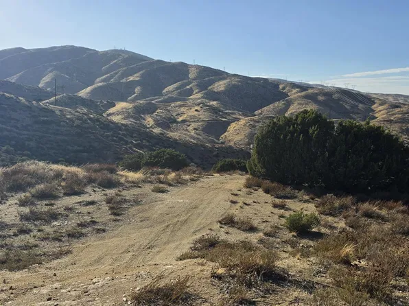 N Avenue V5, Palmdale, CA 93552