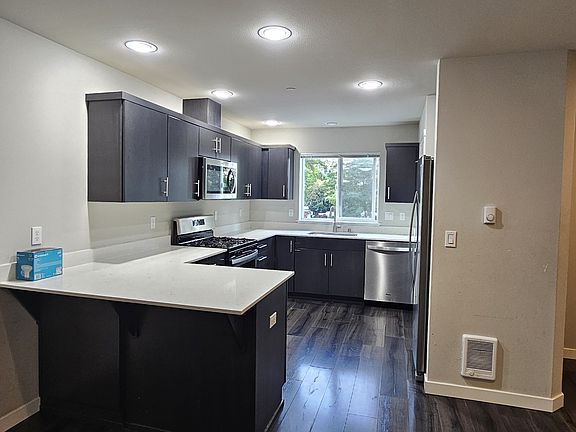 3rd image of 2031 170th St SW #B