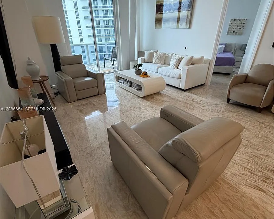 15901 Collins Ave #3707