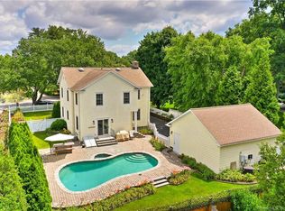 1029 Old Post Rd, Fairfield, CT 06824