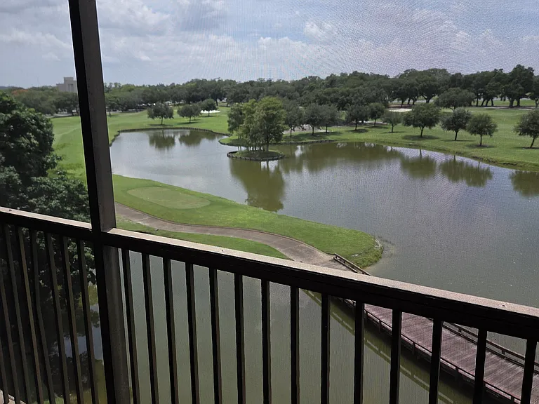 LAKE AND GOLF VIEW
