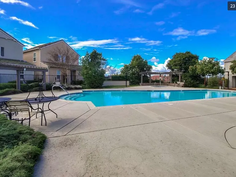 92 Talmont Cir — Photo 22