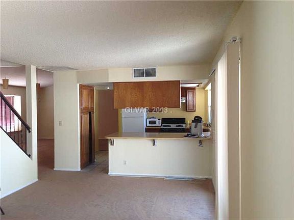 4th image of 5862 Pear Ct