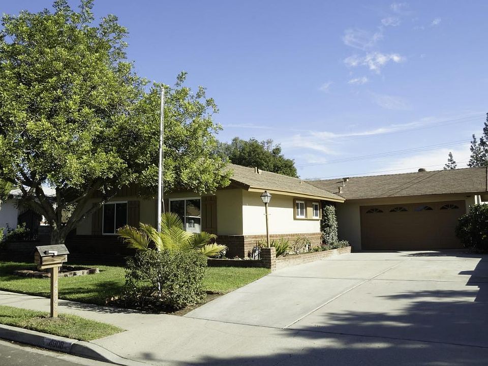 1st image of 4908 N Nearglen Ave