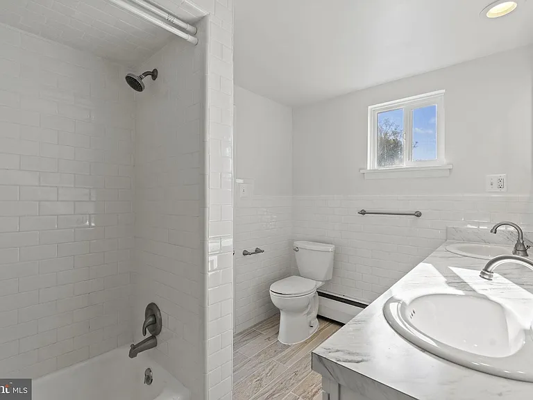 6301A N Charles St #102 — Photo 7