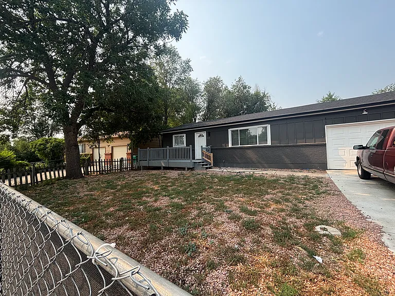 1126 Maxwell St — Photo 3