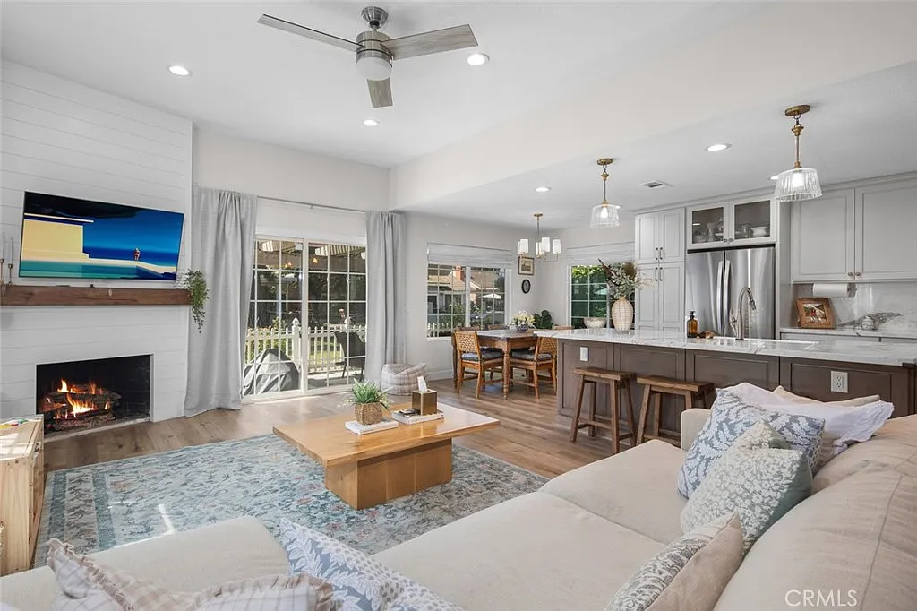 4 bed, 1570 sqft, $5,250 — Photo 4