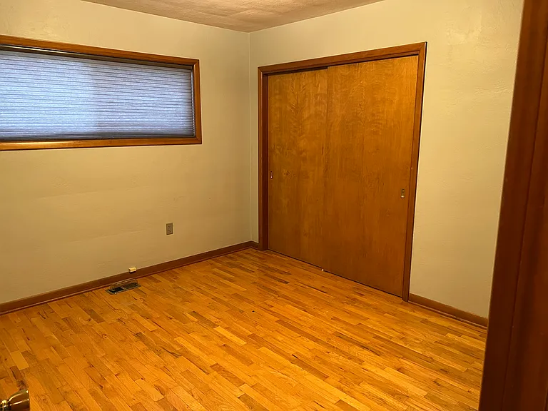 266 NW Douglas St — Photo 20