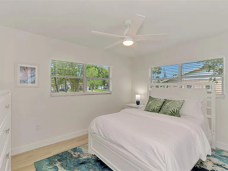 1731 Redwood St — Photo 29