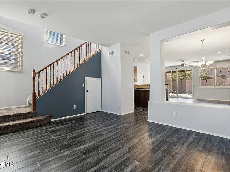 2233 E Pecan Rd — Photo 6