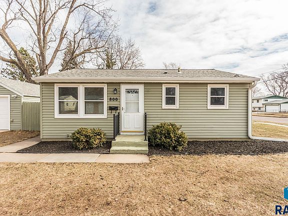 3rd image of 800 N Garfield Ave