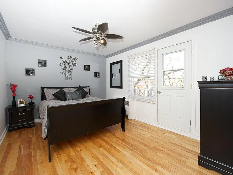 358 McArthur Ave — Photo 8