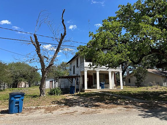 3rd image of 623 San Antonio St