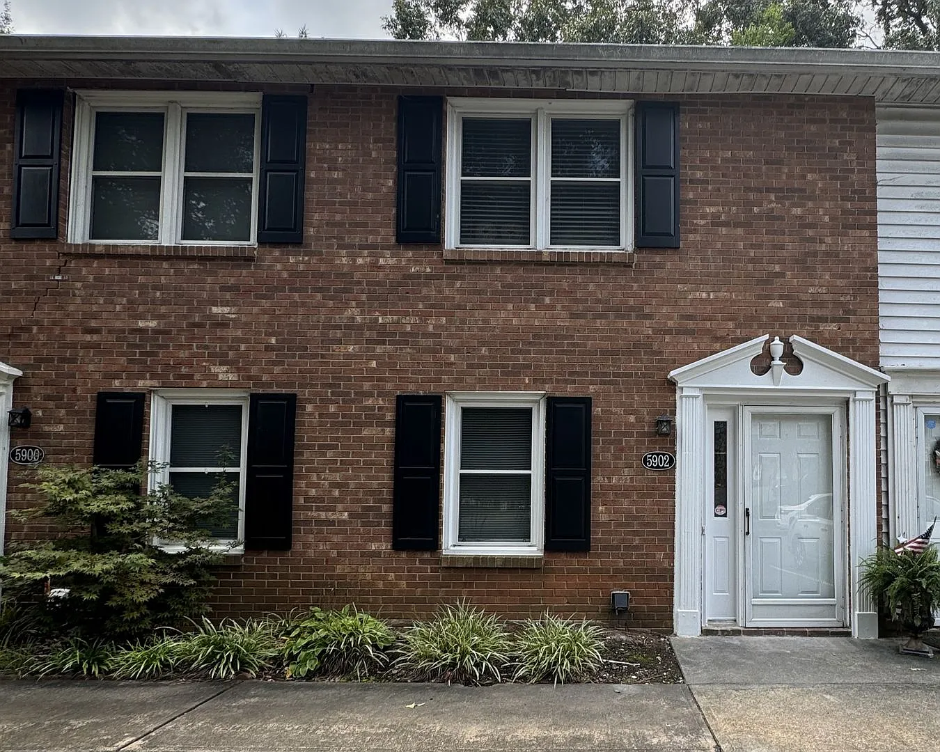 5902 King Charles Ct — Photo 1
