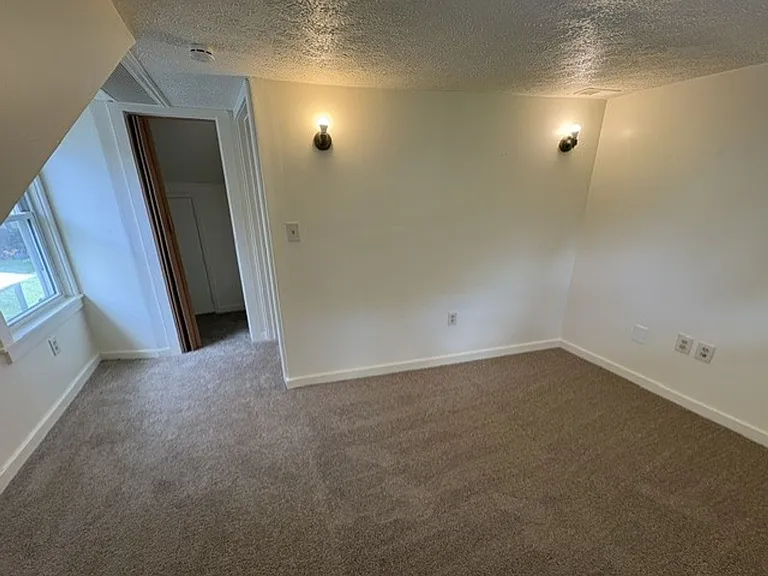 1282 Sawyer Ave — Photo 9