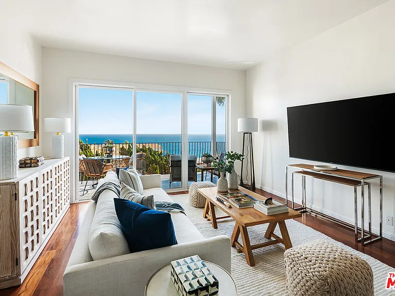 18111 Coastline Dr #1 — Photo 5