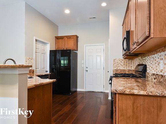 5th image of 3711 Whitworth Dr