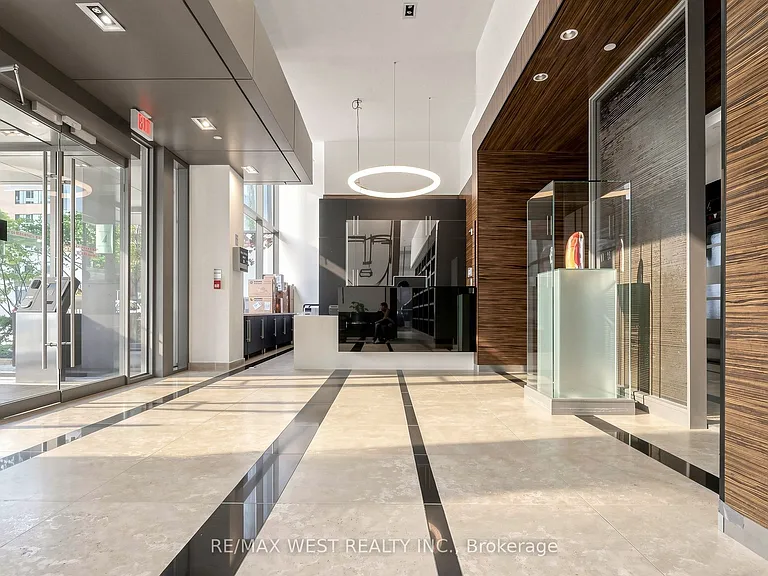 38 Grenville St #1203 — Photo 33