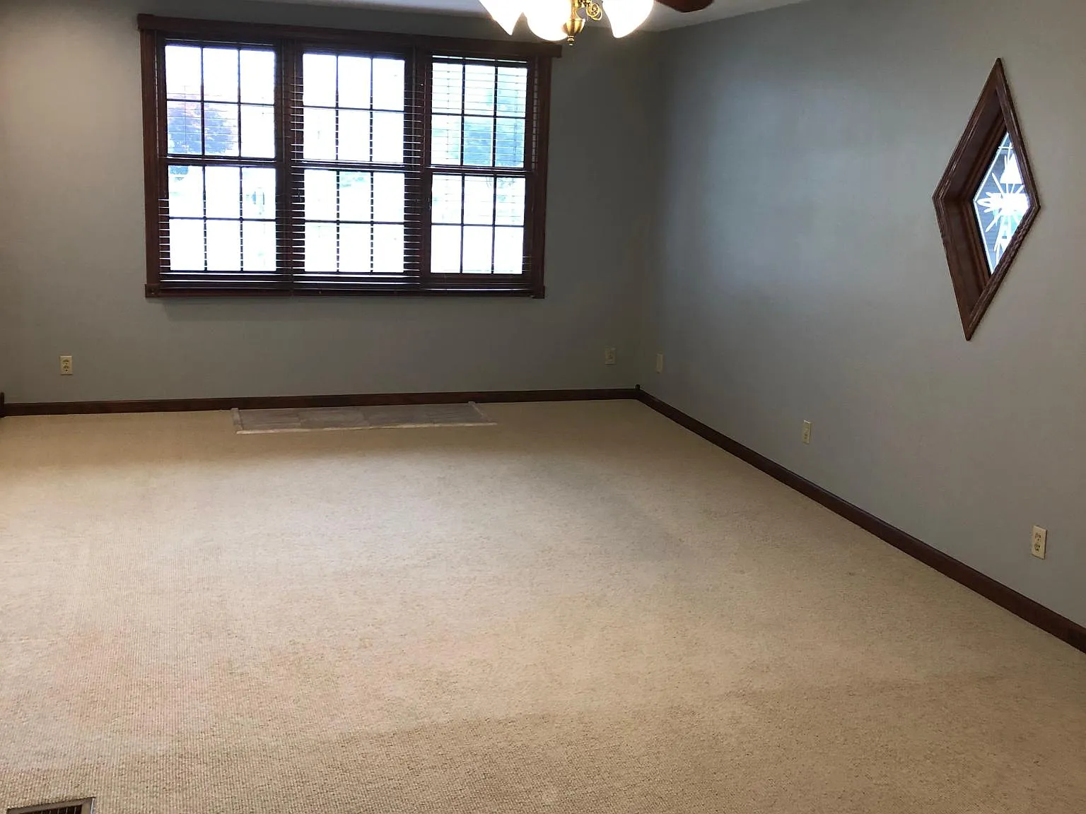 2 bed, 2.5 bath, 1750 sqft, $2,395 — Photo 4