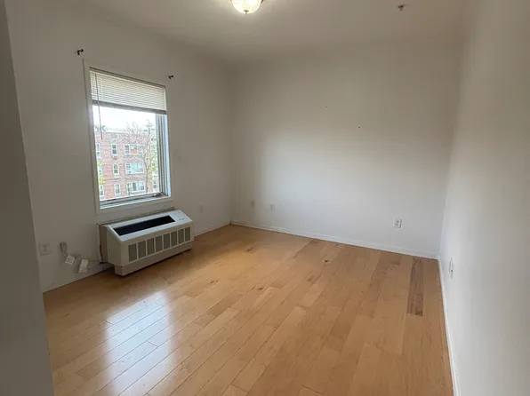 22 Attorney St #C, Hempstead, NY 11550