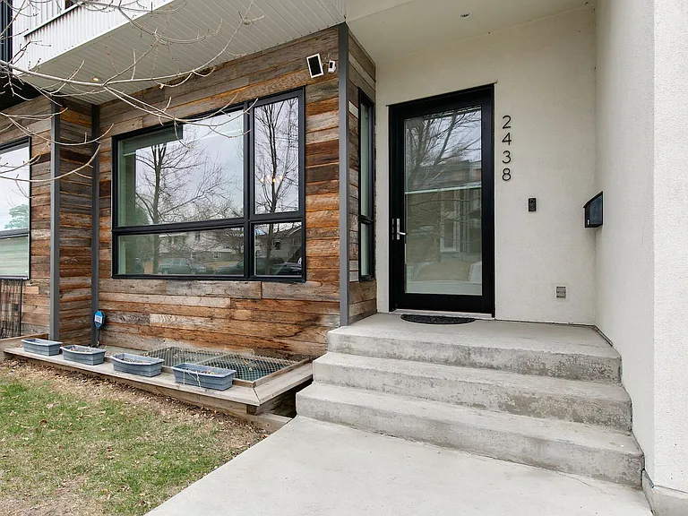 2438 29th Ave SW — Photo 3