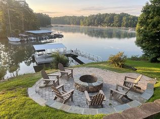 211 Chartwell Point Rd, Seneca, SC 29672