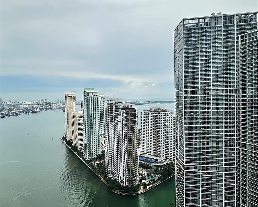 2nd image of 200 Biscayne Boulevard Way APT 4206