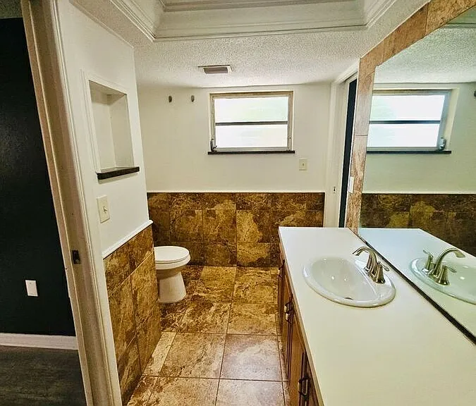 9100 Hunt Club Ln — Photo 27