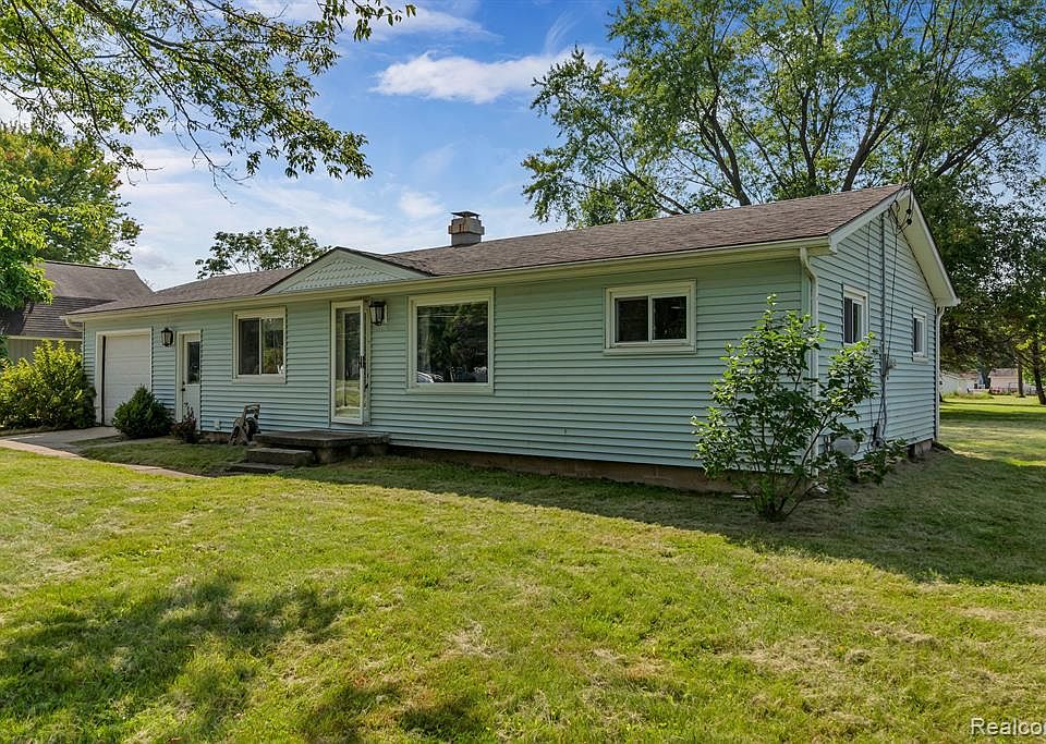 7100 Riegler St, Grand Blanc, MI 48439 MLS 20230075306 Zillow