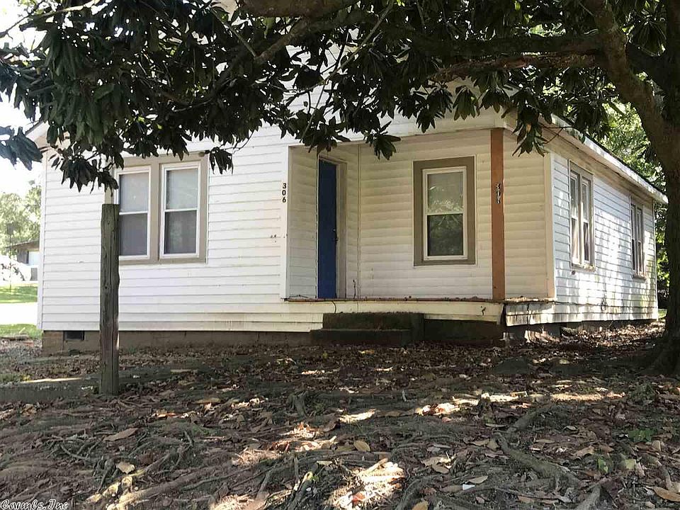 1st image of 306 N Charlyne Ave