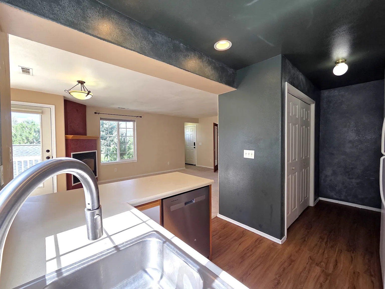 2940 West Villard Street - G — Photo 1
